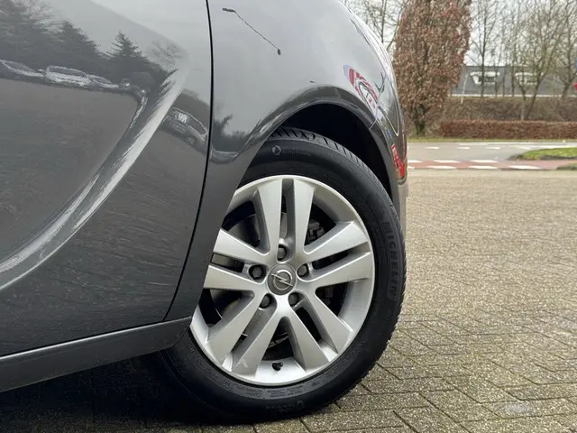 Opel Meriva 1.4 Turbo Berlin 2015 Benzine 2