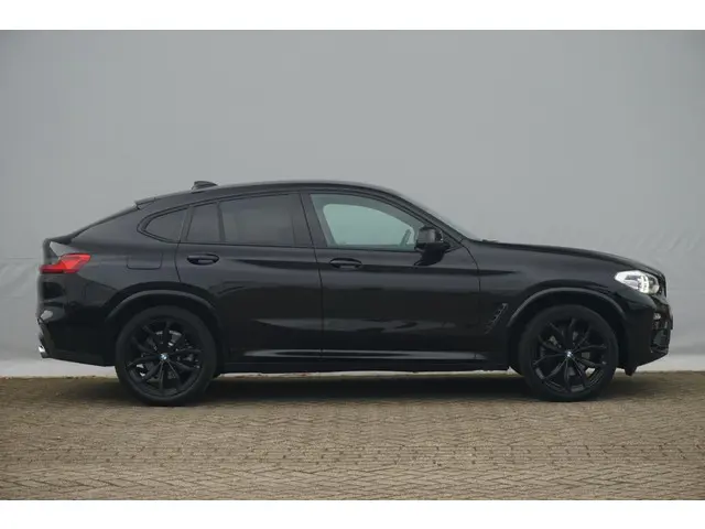 BMW X4 xDrive20i 2019 Benzine 4