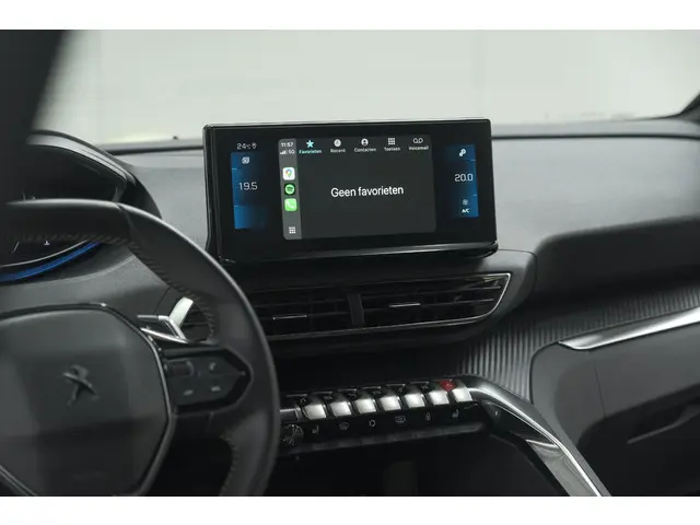 Peugeot 5008 PureTech 130 EAT8 Active Pack 2023 Benzine 61