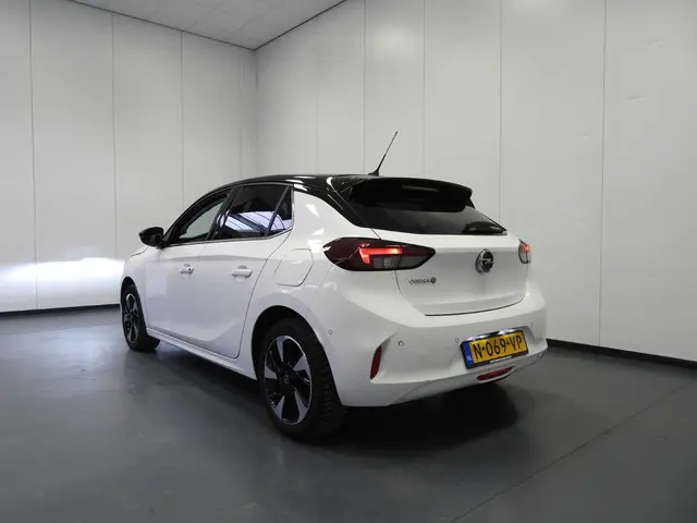Opel Corsa-e Elegance 50 kWh 2021 Elektrisch 3