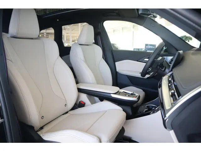 BMW iX1 eDrive20 2025 Elektrisch 8