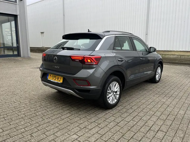 Volkswagen T-Roc 1.0 TSI Life 2023 Benzine 63