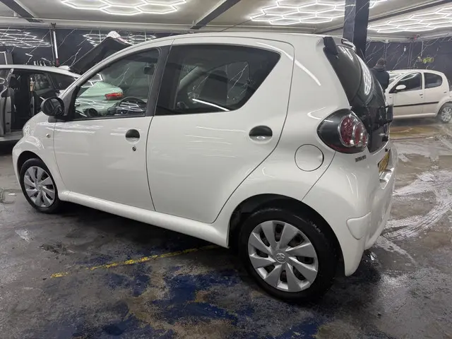 Toyota Aygo 1.0 VVT-i Now Airco 2013 Benzine 7