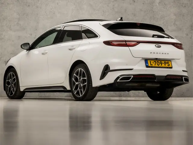 Kia ProCeed 3