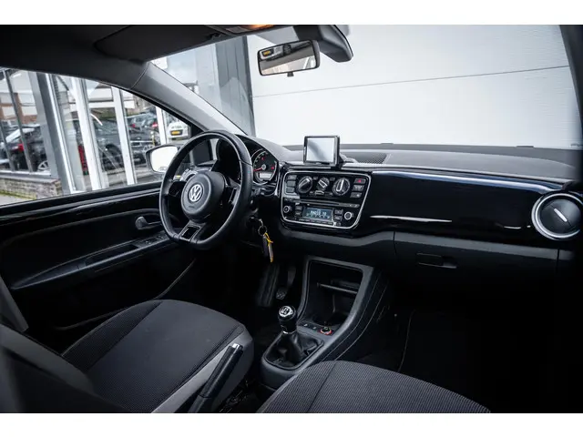 Volkswagen up! 1.0 high up! 2015 Benzine 28