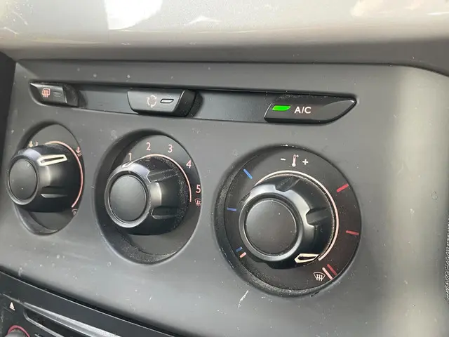 Citroën DS3 1.2 VTi Chic, airco, cruise. 2013 Benzine 15