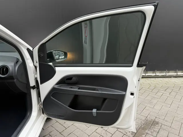 Volkswagen up! 1.0 2020 Benzine 18