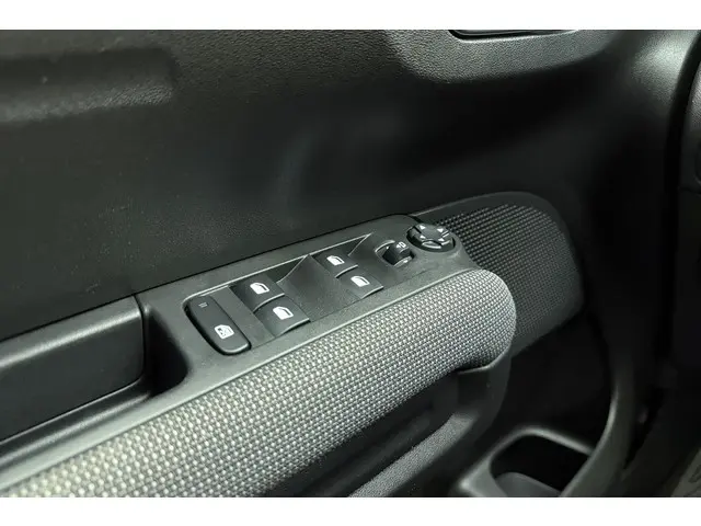 Citroën C3 Aircross 1.2 PureTech S&S Shine 2020 Benzine 19