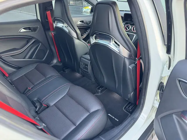 Mercedes-Benz GLA AMG 45 4MATIC 2014 Benzine 9