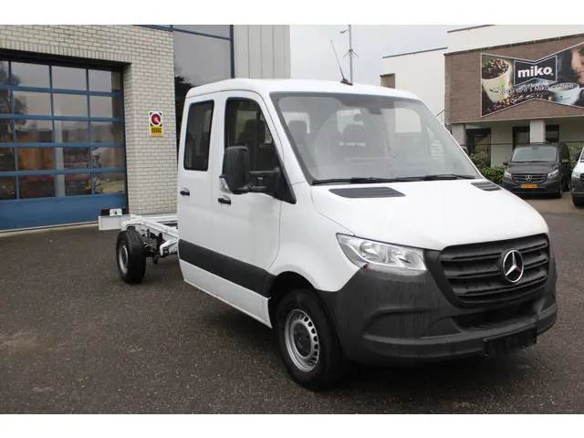 Mercedes-Benz Sprinter 2