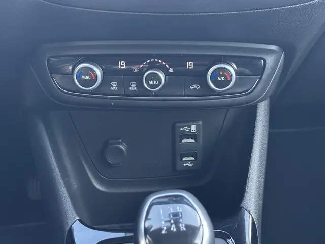 Opel Crossland X 1.2 Turbo Innovation 2018 Benzine 24