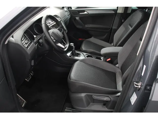 Volkswagen Tiguan 1.5 TSI DSG Active 2023 Benzine 8