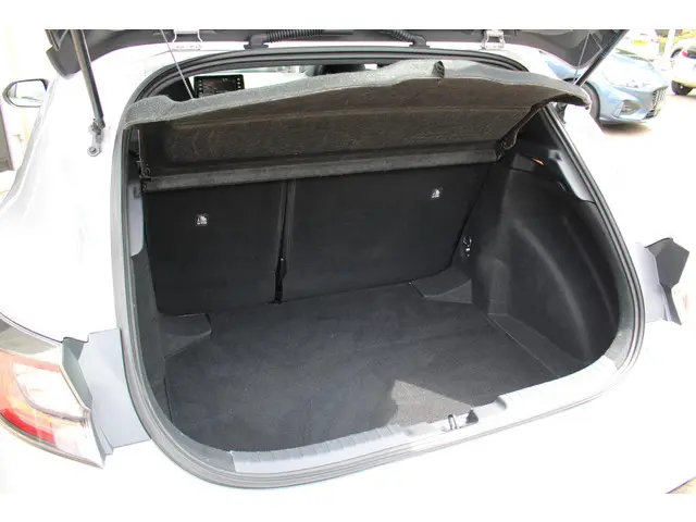 Toyota Corolla 1.8 Hybrid Business 2022 Hybride Benzine 8