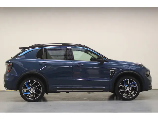 Lynk & Co 01 Plug-in Hybride 2022 Hybride Benzine 3