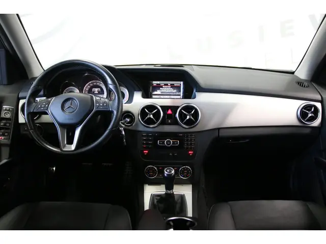 Mercedes-Benz GLK 200/ 57.000km!/ Xenon/ 2015 Benzine 5