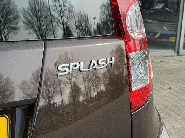 Suzuki Splash 1.2 Exclusive EASSS 2014 Benzine 13