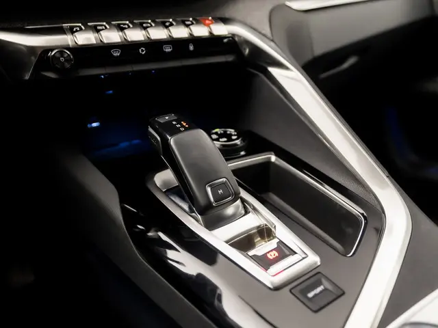 Peugeot 3008 1.2 PureTech Allure Sport 2017 Benzine 10