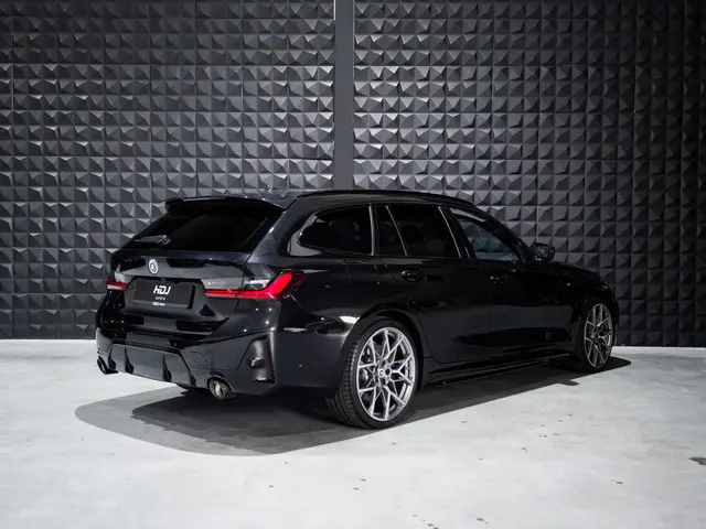 BMW 3 Serie Touring 330e 2022 Hybride Benzine 5