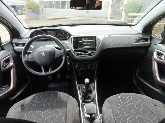 Peugeot 2008 1.2 VTi Blue Lease 2014 Benzine 8