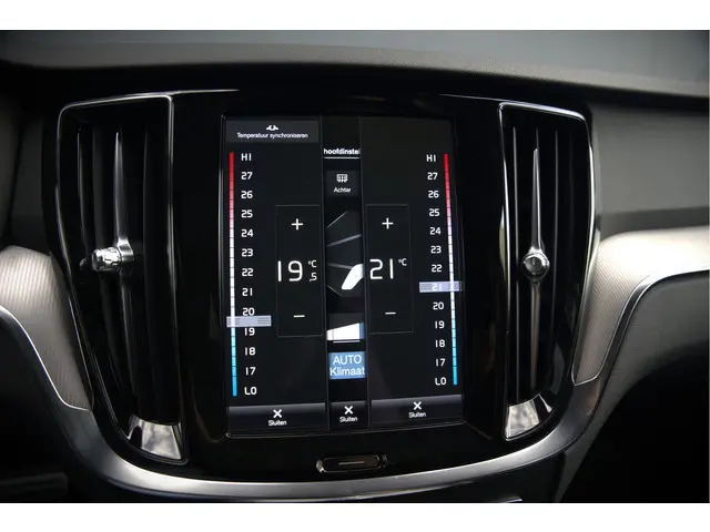 Volvo V60 2.0 B3 R-Design 2020 Hybride Benzine 52