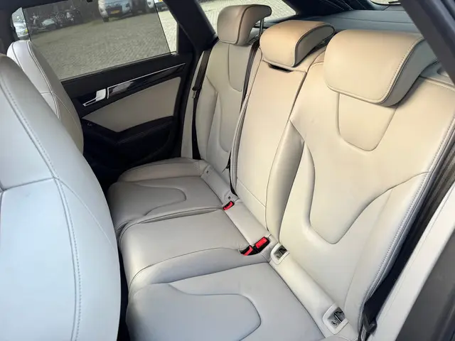 Audi RS4 A4 Avant 4.2 FSI quattro 2013 Benzine 12