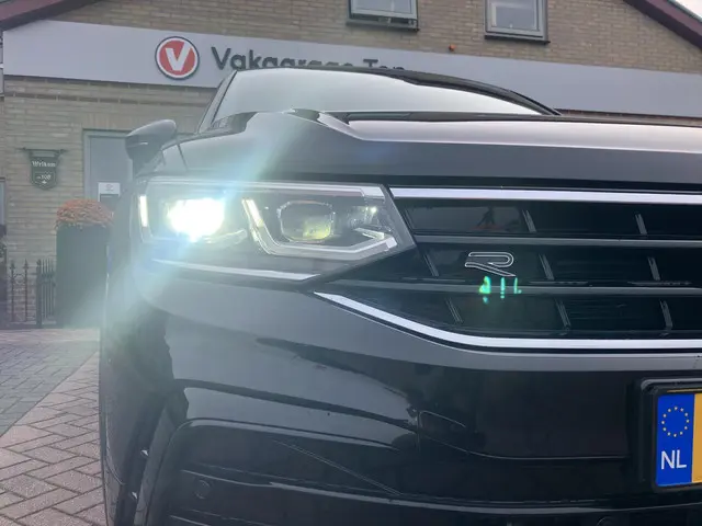 Volkswagen Tiguan 2.0 TDI R-Line Business+ 2022 Diesel 16