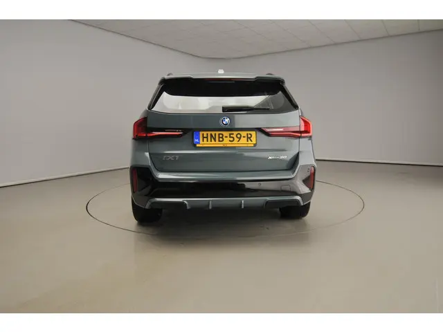 BMW iX1 xDrive30 2025 Elektrisch 3