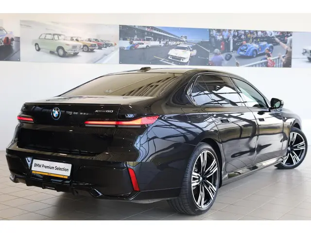 BMW i7 xDrive60 2025 Elektrisch 2