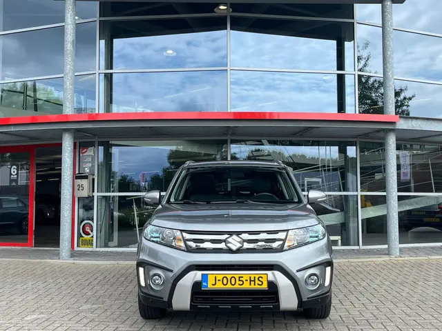Suzuki Vitara 1.6 High Executive 2018 Benzine 25