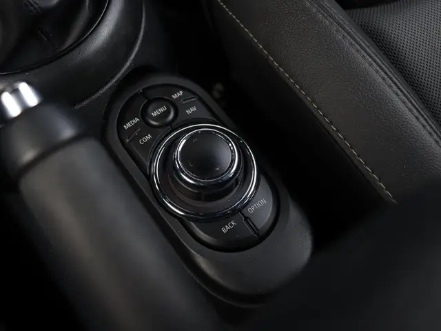 MINI 3-Deurs One 2022 Benzine 16