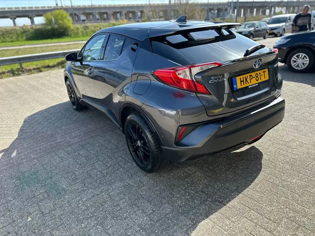 Toyota C-HR 1.8 Hybrid Active 2018 Hybride Benzine 5
