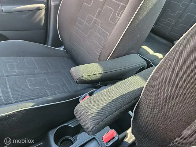 Kia Venga 1.6 CVVT World Cup Edition 2014 Benzine 25