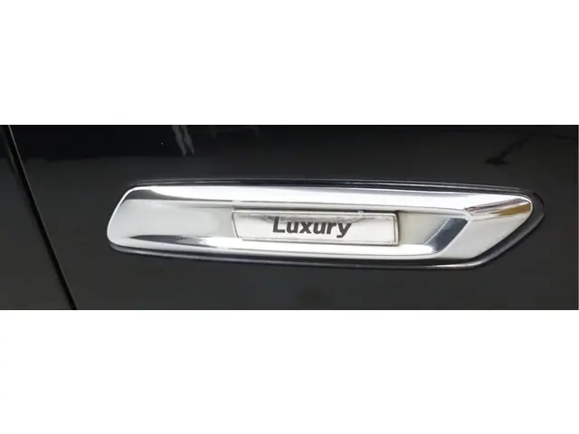BMW 5 Serie Touring 520i Luxury Edition 2013 Benzine 34