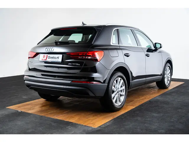 Audi Q3 45 TFSI e S edition 2022 Hybride Benzine 10