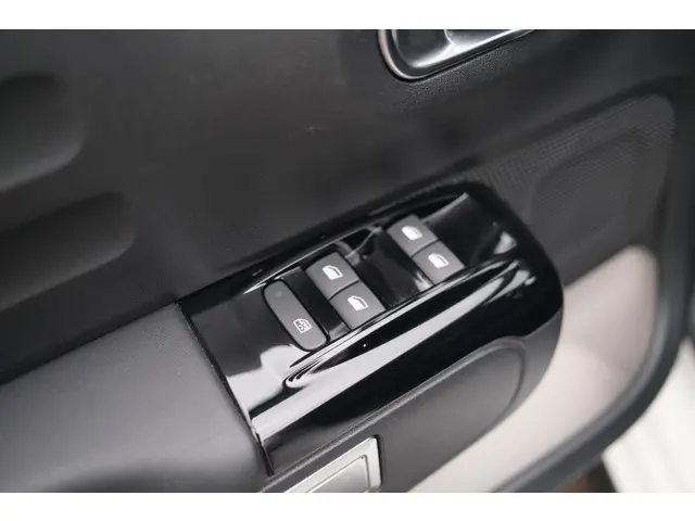 Citroën C3 PT 83 Shine 2021 Benzine 28