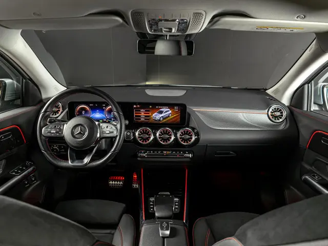 Mercedes-Benz GLA 250 e AMG Line 2023 Hybride Benzine 3