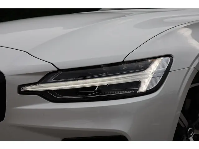 Volvo V60 2.0 B3 Plus Dark 2024 Benzine 7