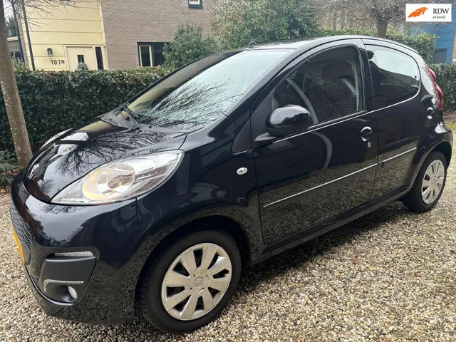 Peugeot 107 1.0 Active 2013 Benzine 1