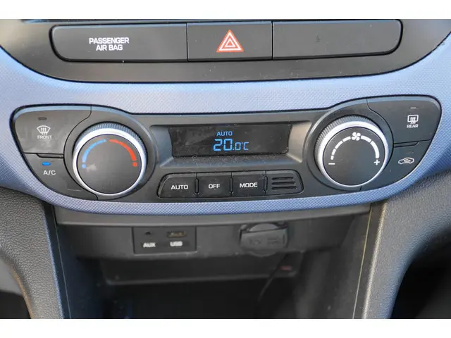 Hyundai i10 1.0i i-Motion Comfort NAVI APP'S 2014 Benzine 6