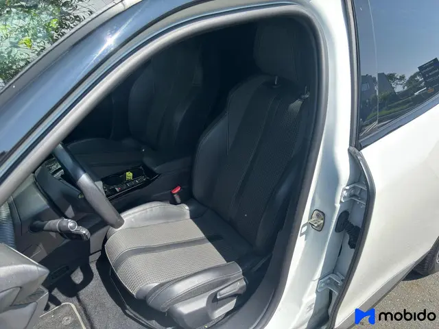 Peugeot e-2008 EV GT Pack 50 kWh 2020 Elektrisch 18
