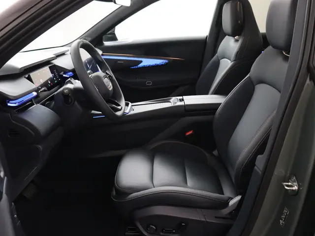 Lynk & Co 08 1.5 More 2025 Hybride Benzine 6