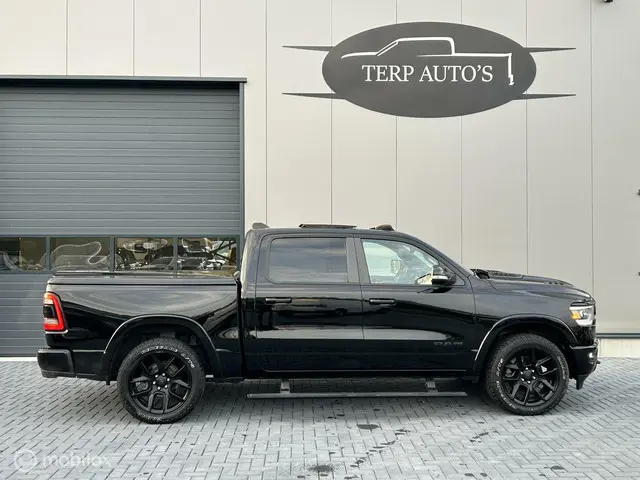 Dodge Ram 1500 4X4 5.7 V8 4x4 Crew Cab Laramie 2020 LPG/Gas 2