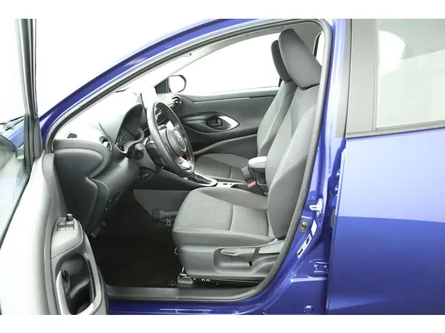 Toyota Yaris 1.5 Hybrid Active 2022 Hybride Benzine 16