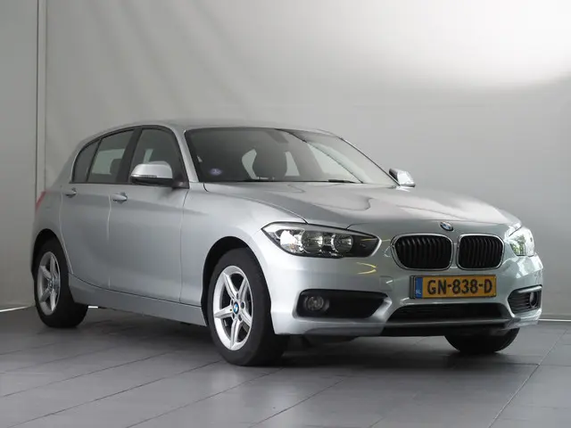 BMW 1 Serie 118i Essential 2015 Benzine 15