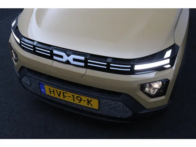 Dacia Spring Extreme 65 26.8 kWh 2025 Elektrisch 35