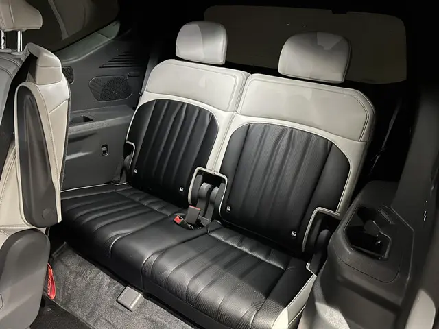 Kia EV9 GT-Line AWD 6p. 99.8 kWh 2024 Elektrisch 48