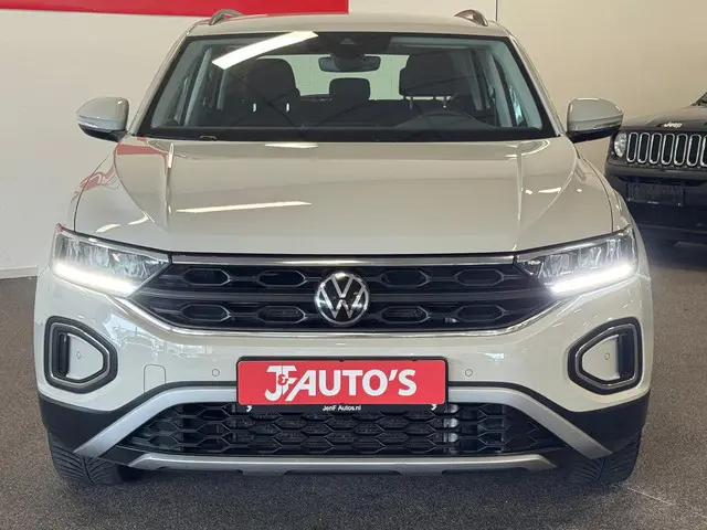 Volkswagen T-Roc 1.5 TSI Life 2022 Benzine 8