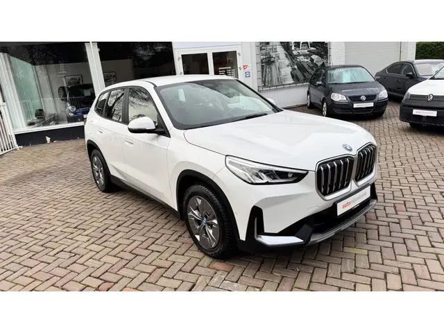 BMW iX1 xDrive30 Launch Edition 67 kWh 2023 Elektrisch 5