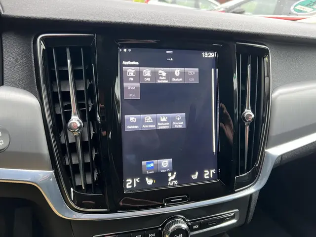 Volvo V90 2.0 T4 Momentum Pro 2020 Benzine 25