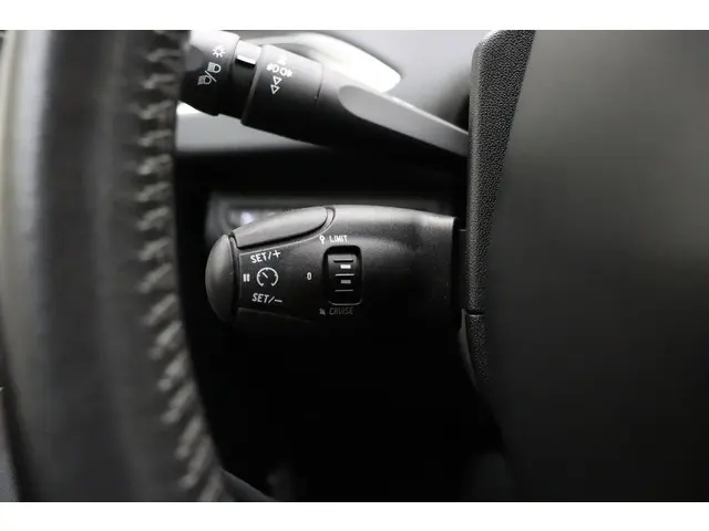 Peugeot 2008 1.2 PureTech 82pk Blue Lion 2016 Benzine 24